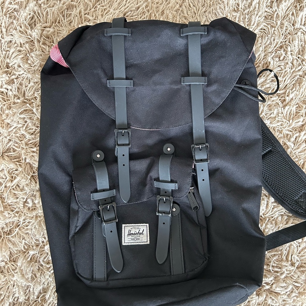 Herschel Supply Company Black Backpack with Classic Design